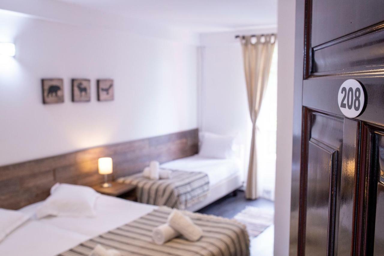 Hotel Floare De Colt Mînăstirea Humorului Dış mekan fotoğraf